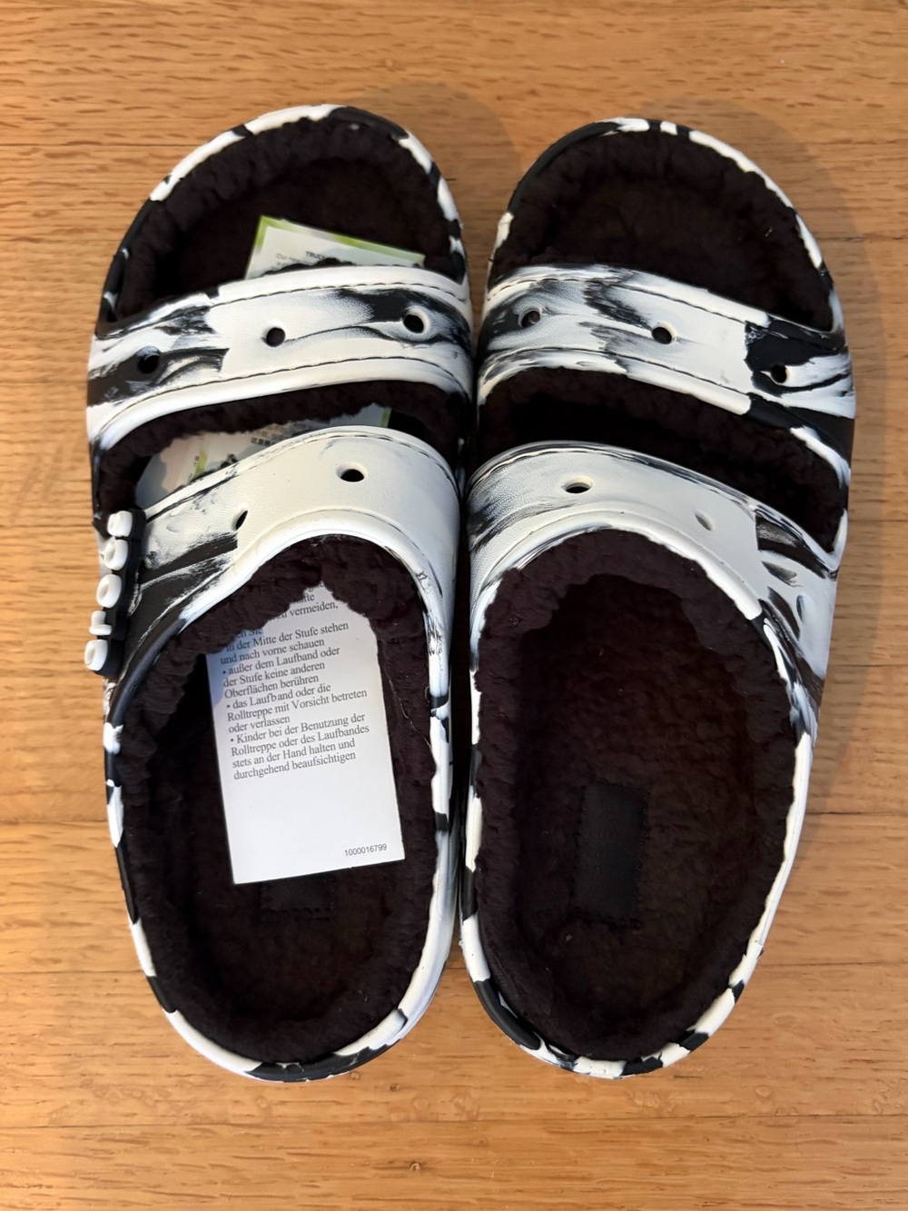 Classic Cozzzy Marbled sandal NWT